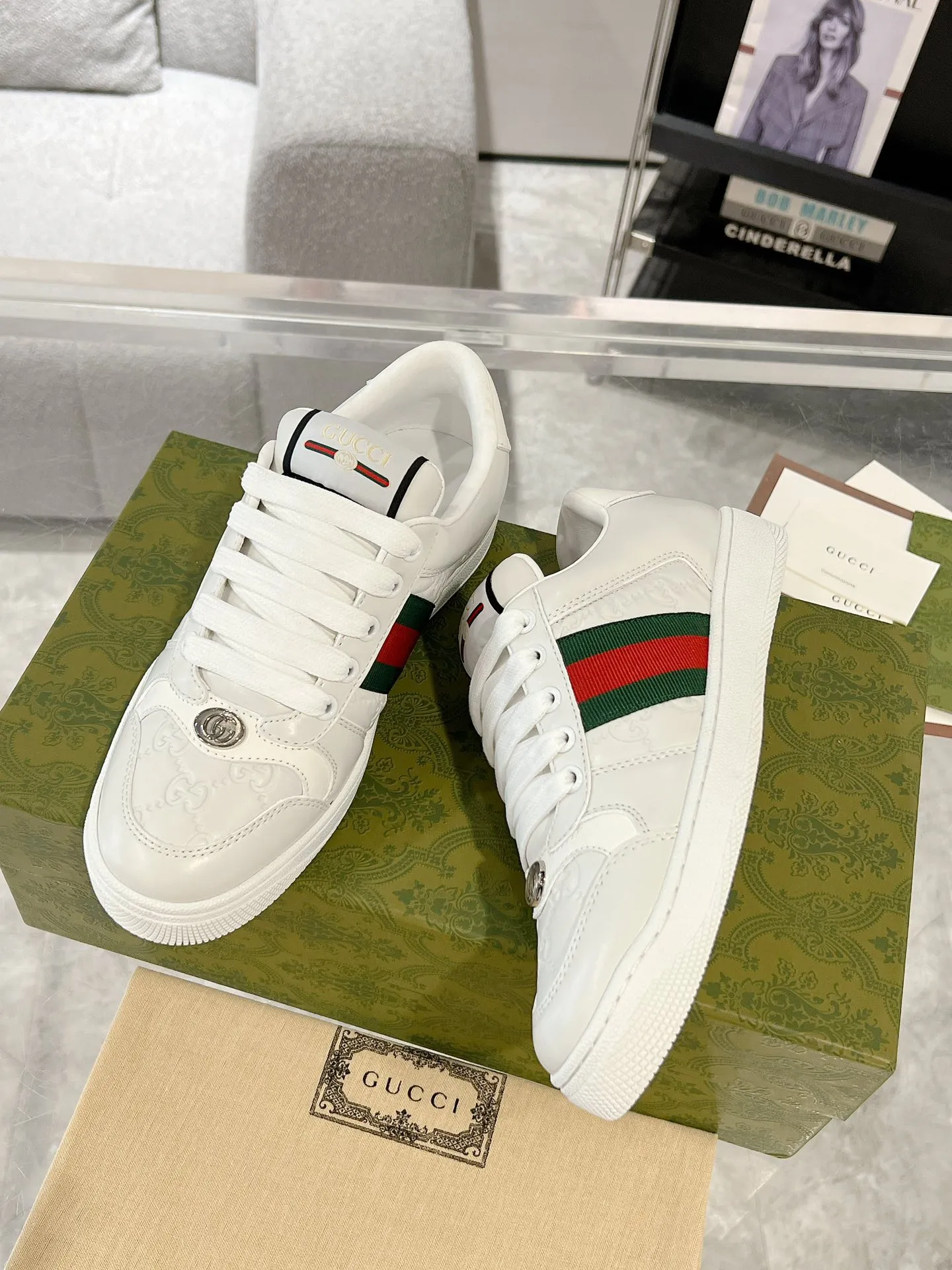 👟👟Ex-factory price 480👟👟 Couple style👫Gucci Gucci ❗️❗️New order shipped Original development Private mold making Correct last shape Hand-polished and distressed effect Correct details Complete accessories Imported leather/original towel lining crafted with craftsmanship Same size for men and women: 35-44